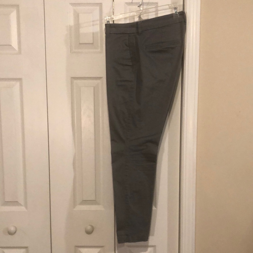 Old Navy Gray Chinos Straight Leg Skinny fit
